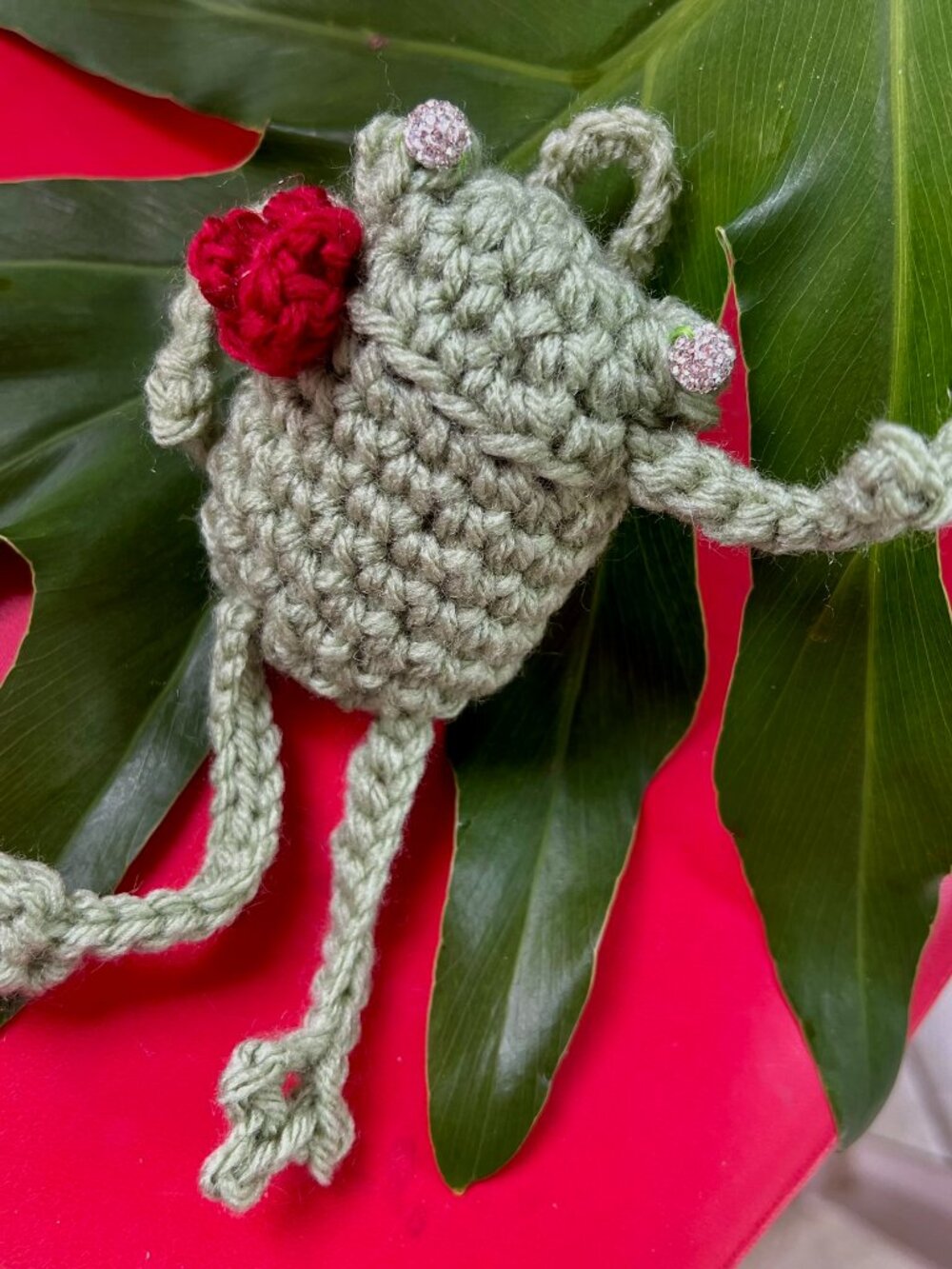 Fancy FROGGY KEYCHAIN/BAG CHARM Handmade Crocheted in Reptile Green w/Rhinestone